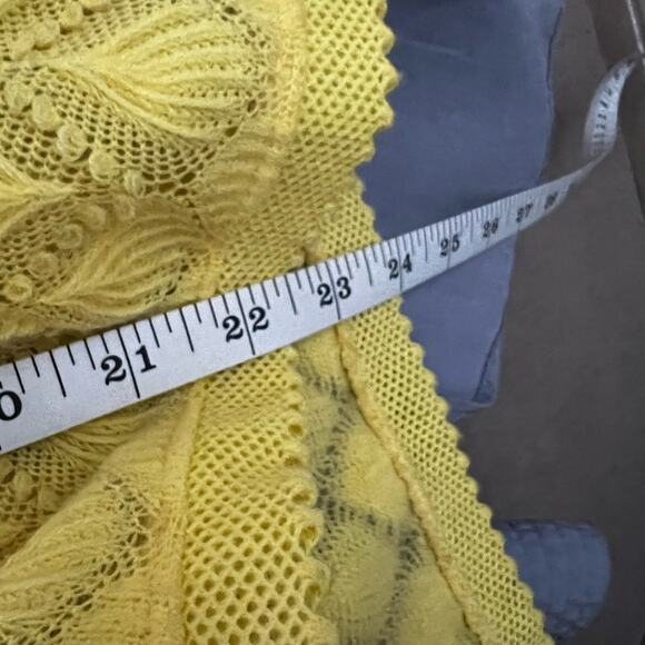 Vtg 60s pointelle scallop ruffle cardigan sweater small butter yellow - Picture 7 of 11